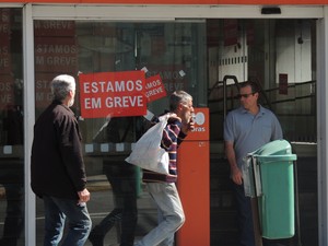 Bancos continuam fechados por causa de greve (Foto: Pedro Carlos Leite/G1)