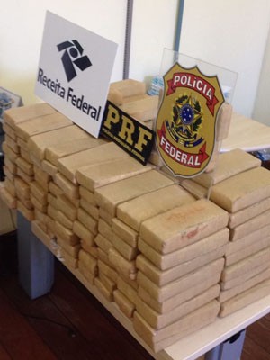 Maconha foi apreendida em duas ações diferentes (Foto: Receita Federal/Divulgação) Maconha foi apreendida em duas ações diferentes (Foto: Receita Federal/Divulgação)