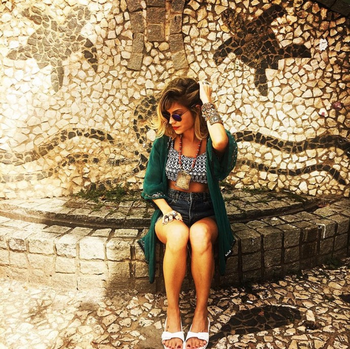 Confira os looks da semana da apresentadora Paula Magalh u00e3es notícias em Extras Mosaico Baiano Adesivo Estrela Kalunga ~ Confira os looks da semana da apresentadora Paula Magalh u00e3es notícias em Extras Mosaico Baiano