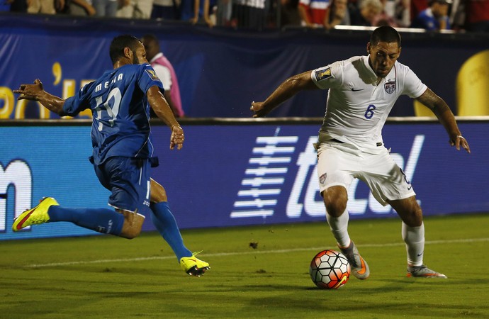 Clint Dempsey EUA x Honduras Copa Ouro (Foto: EFE)