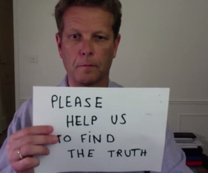 Os parentes das vítimas querem levantar US$5 milhões pela internet para recompensar quem tiver pistas que levem ao voo (Foto: Reprodução Youtube)