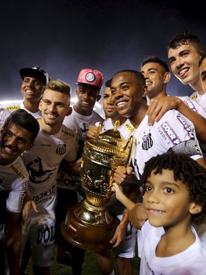 Santos bate o Palmeiras no tempo normal e nos pênaltis e é campeão (Paulo Whitaker/Reuters)