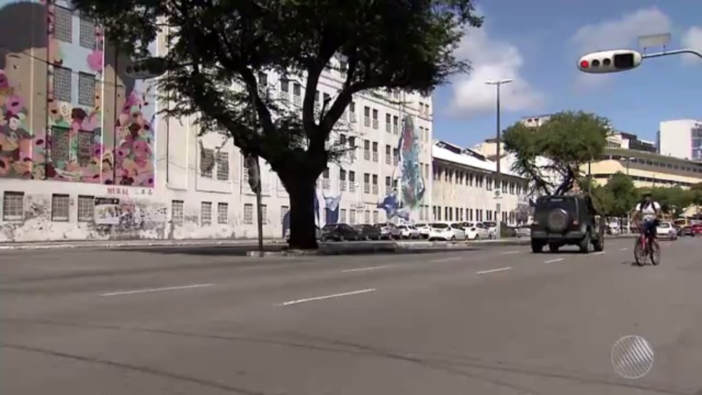 Semáforo na Rua da Suécia teve mais de 2 mil invasões ao sinal vermelho (Foto: Reprodução/ TV Bahia)