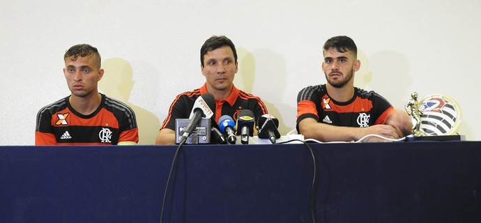 Léo Duarte, Zé Ricardo, Felipe Vizeu, Flamengo (Foto: Fred Gomes/GloboEsporte.com)