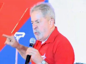 O ex-presidente Luiz Inácio Lula da Silva discursa durante convenção estadual do PT em São Paulo (Foto: Reprodução)