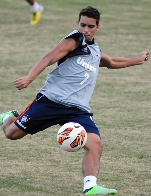 Após acerto, Jean se apresenta para pré-temporada do Palmeiras em Itu