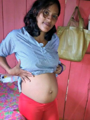 Marcela de Almeida, de Porto Acre, descobriu que estava grávida de gêmeos somente aos seis meses (Foto: Arquivo pessoal)