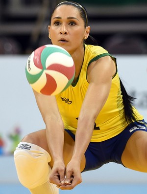 Jaqueline, da seleção brasileira de vôlei, foi prata no Pan (Foto: Gáspar Nobrega/Inovafoto)