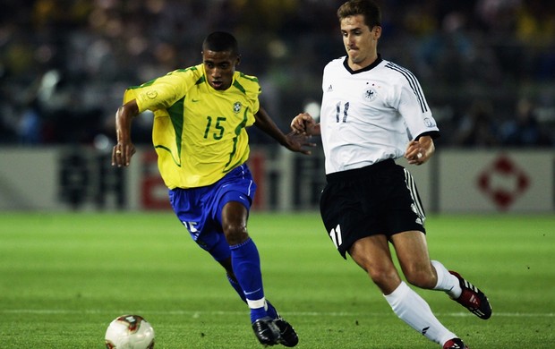 Kleberson e Klose, Brasi x Alemanha Copa do mundo 2002 (Foto: Getty Images)
