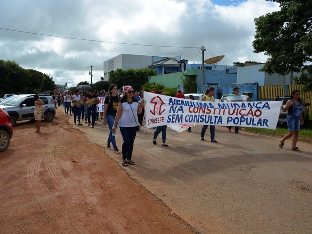 Servidores de Ariquemes também aderiram ao movimento de paralisação desta quarta, 15 (Foto: Jeferson Carlos/G1) Servidores de Ariquemes também aderiram ao movimento de paralisação desta quarta, 15 (Foto: Jeferson Carlos/G1)