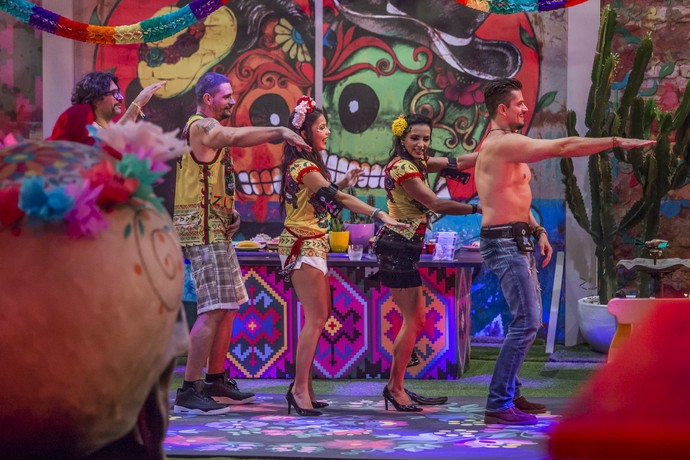 Marcos puxou a coreografia na Festa México (Foto: Artur Meninea/Gshow)