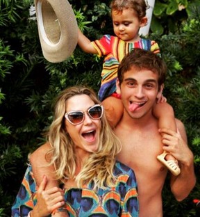Guilhermina Guinle com a filha Ninna e o enteado Gabriel Antonelli (Foto: Reprodução do Instagram) Guilhermina Guinle com a filha Ninna e o enteado Gabriel Antonelli (Foto: Reprodução do Instagram)