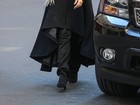 Lady Gaga se cobre da cabeça aos pés durante passeio em Nova York