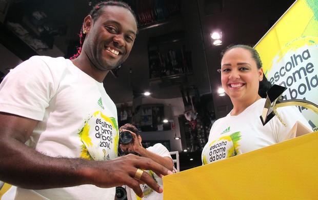 Love vota no nome da bola da Copa de 2014 (Foto: Richard Souza / Globoesporte.com)