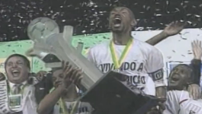 Paulista foi campeão da Copa do Brasil de 2005, sobre o Fluminense (Foto: Reprodução SporTV)