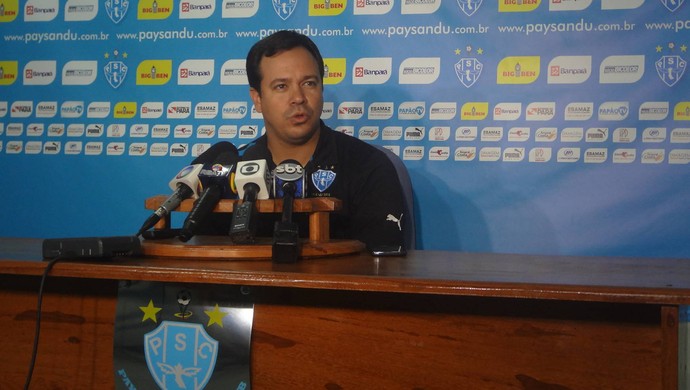 Dado Cavalcanti foi apresentado oficialmente como treinador do Paysandu (Foto: Gustavo Pêna)