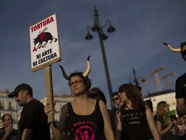 Milhares protestam em Madri pelo fim da corrida de touros | Mundo | G1