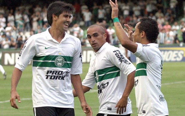 Leandro Almeida, Gil e Rafinha Coritiba x Toledo (Foto: Divulgação / Site oficial do Coritiba)