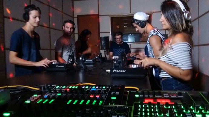 Conheça escola de DJs  (Foto: RBS TV/Divulgação)