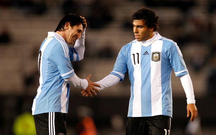 Tevez Messi Argentina (Foto: AP)