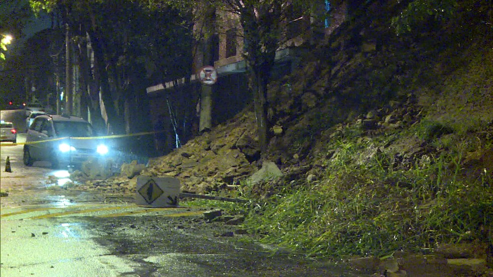 Parte da Rua Almirante Marques Leão segue interditada (Foto: Reprodução/TV Globo)