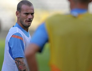 Sneijder treino Holanda (Foto: Reuters)