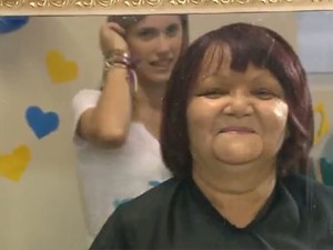 Maria da Guia escolheu uma peruca ruiva (Foto: Reprodução/TV Cabo Branco)