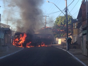 Incêndio Cabo Frio (Foto: Heitor Moreira) Incêndio Cabo Frio (Foto: Heitor Moreira)