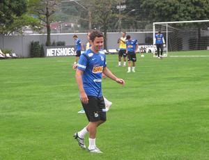 Juan treino Santos (Foto: Marcelo Hazan / Globoesporte.com)