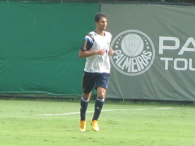 Ryder e Gabriel Jesus se destacam em jogo-treino do Palmeiras no CT