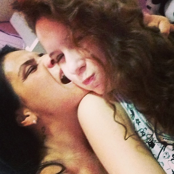 Solange Gomes com a filha (Foto: Reprodução/Instagram)