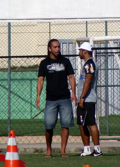 Everton Costa treino Vasco (Foto: Sofia Miranda)