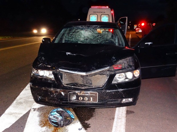 Carro do prefeito atingiu e matou motociclista em São João da Boa Vista (Foto: Gazeta de Vargem Grande)