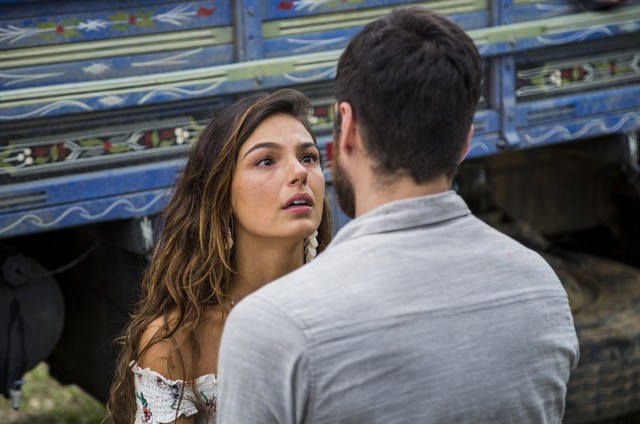 Isis Valverde e Marco Pigossi em cena de 'A força do querer' (Foto: Reprodução)
