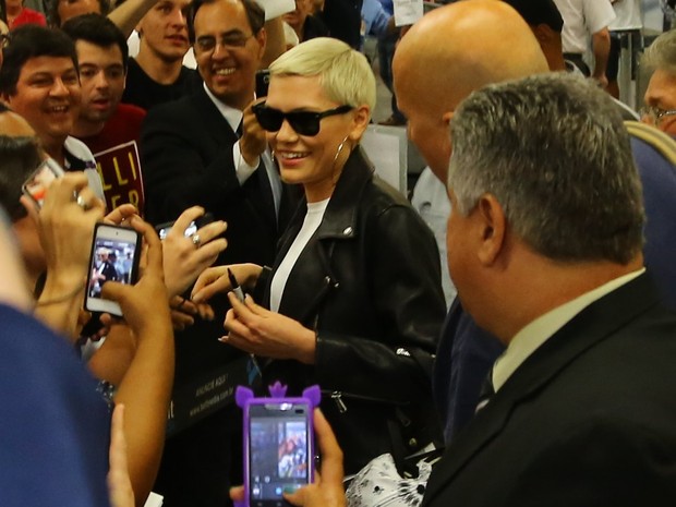 Jessie J chega ao Brasil (Foto: Marcello Sá Barreto / AgNews)