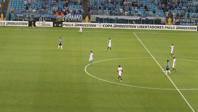 douglas miller bolaños Grêmio posicionamento (Foto: Eduardo Moura/Globoesporte.com)