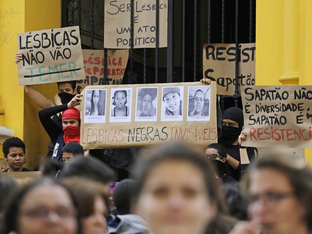 Caminhada de Mulheres Lésbicas e Bissexuais, no Largo do Paissandu, região central de São Paulo, na tarde deste sábado (28). (Foto: Nelson Antoine/Framephoto/Estadão Conteúdo)