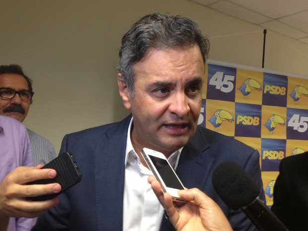 Acio Neves  concede entrevista coletiva em Santa Catarina (Foto: Cristiano Anunciao/G1 SC)