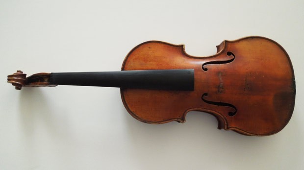 Raro violino Stradivarius roubado em 1980 foi encontrado 35 anos depois pelo FBI (Foto: FBI/AP) Raro violino Stradivarius roubado em 1980 foi encontrado 35 anos depois pelo FBI (Foto: FBI/AP)