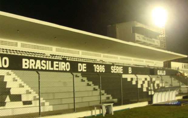 Estádio Presidente Vargas, do Treze - teste dos refletores (Foto: Divulgação / Treze) Estádio Presidente Vargas, do Treze - teste dos refletores (Foto: Divulgação / Treze)