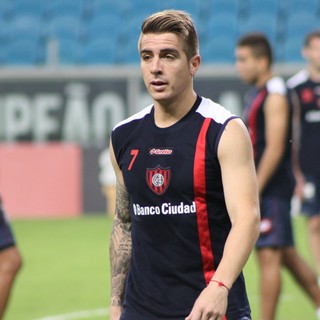 Buffarini, lateral-direito do San Lorenzo  (Foto: Diego Guichard)