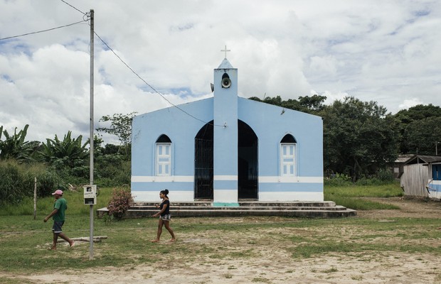 Uma das duas igrejas católicas da comunidade  (Foto: Filipe Redondo/ÉPOCA)