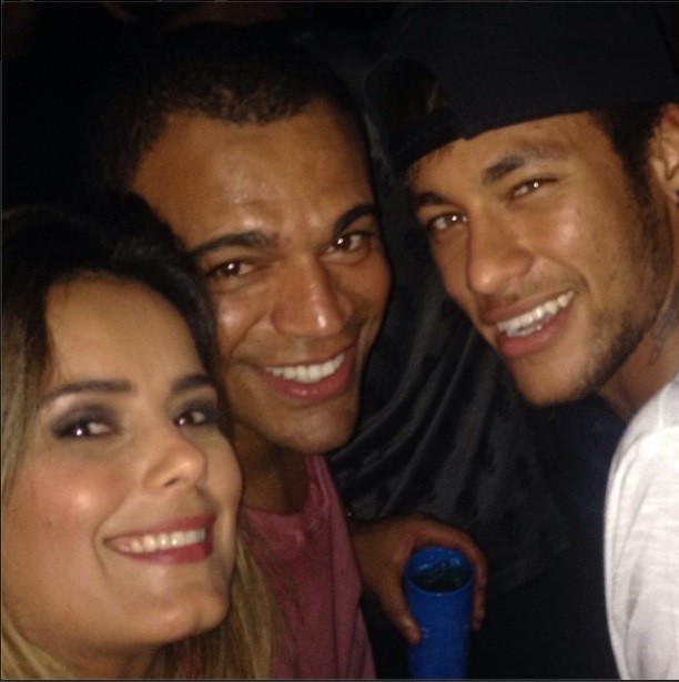 Luciele Di Camargo, Denilson e Neymar (Foto: Reprodução Instagram)