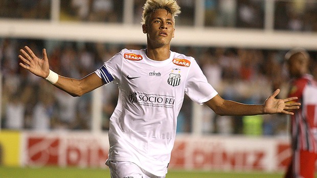 Neymar comemora gol do Santos contra o Botafogo-SP (Foto: Lucas Baptista / Ag. Estado)