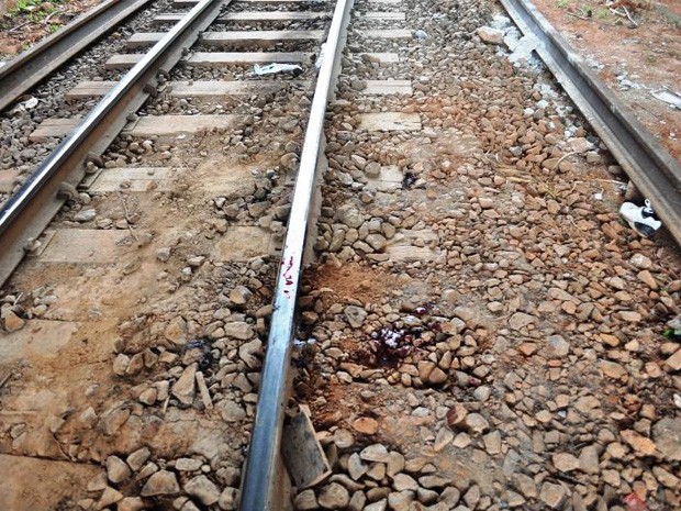 Uma das meninas ficou presa e foi arrastada por alguns metros (Foto: Jornal de Lavras)