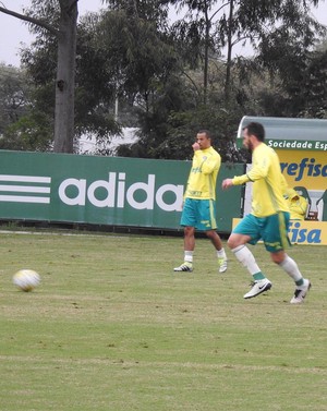 Em jogo-treino, Cuca testa opções para zaga do Palmeiras no Dérbi