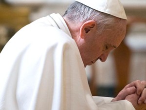 Papa condenou a violência cega dos atentados de Bruxelas (Foto: L'Osservatore Romano/ANSA/AP)