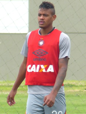 Timão renova contrato e aumenta salário de meia que está no Bragantino