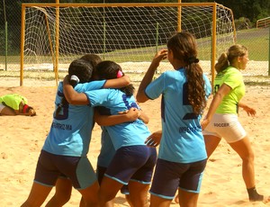 Tomé de Sousa, de Imperatriz, conquista ouro nos JEMs 2012, no futebol de areia feminino (Foto: Paulo de Tarso Jr./Divulgação)