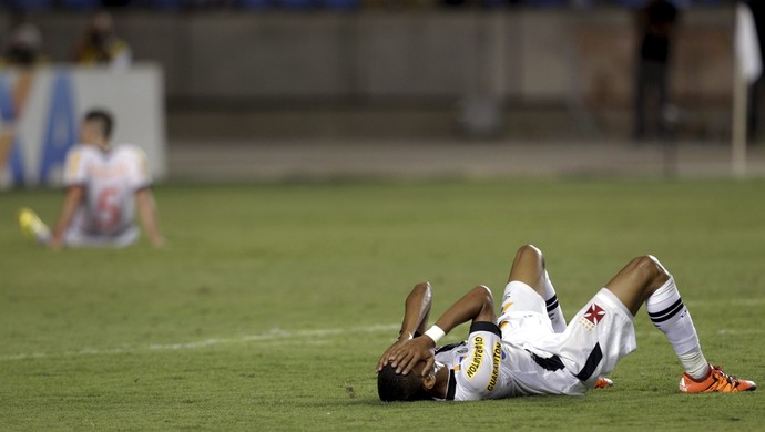Madson, Vasco x Fluminense (Foto: Marcelo Carnaval / Ag. O Globo)